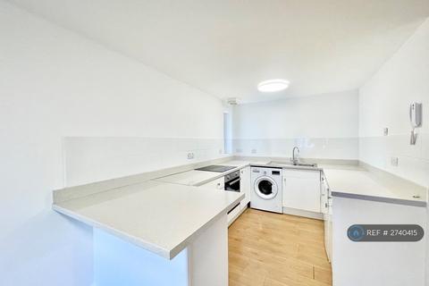 1 bedroom flat to rent, Woodland Grove, Epping, CM16