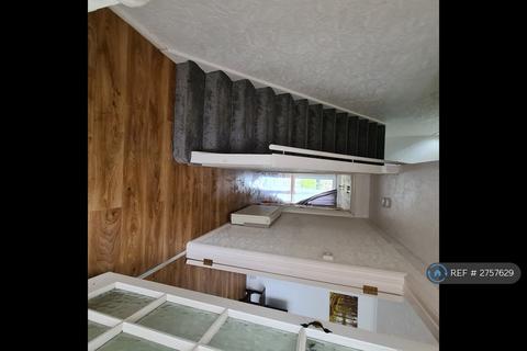 5 bedroom semi-detached house to rent, Birchs Close, Hockliffe, Leighton Buzzard, LU7