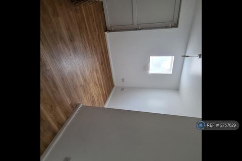 5 bedroom semi-detached house to rent, Birchs Close, Hockliffe, Leighton Buzzard, LU7