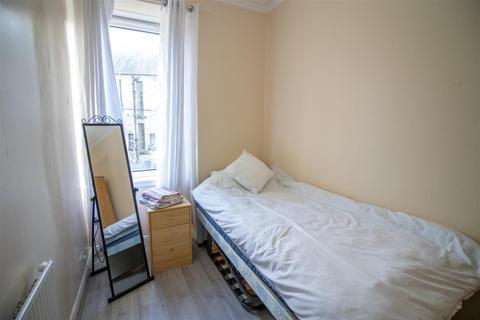 2 bedroom flat to rent, Laidlaw Terrace, Hawick