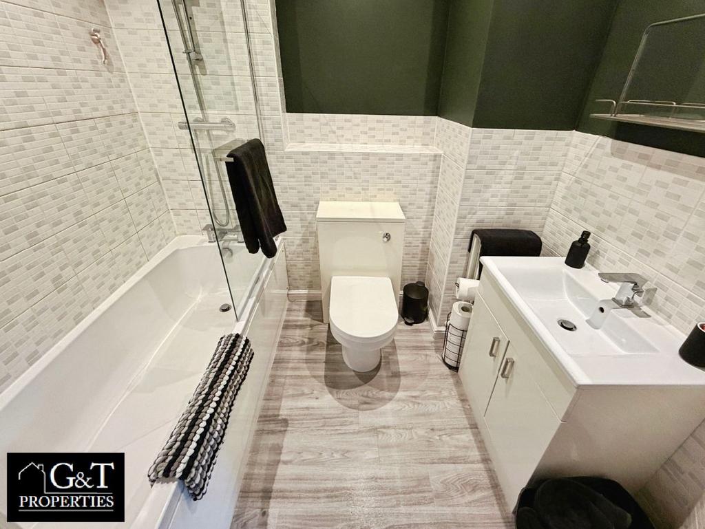 Family bathroom