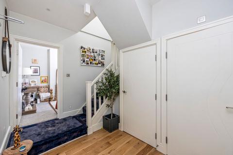 2 bedroom apartment for sale, Syresham Gardens, The Priory Syresham Gardens, RH16