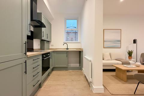 2 bedroom flat to rent, Manor Road, Beckenham BR3