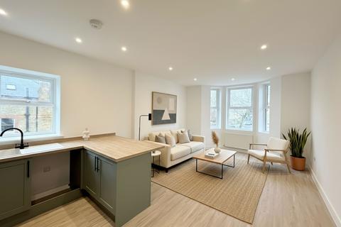 2 bedroom flat to rent, Manor Road, Beckenham BR3