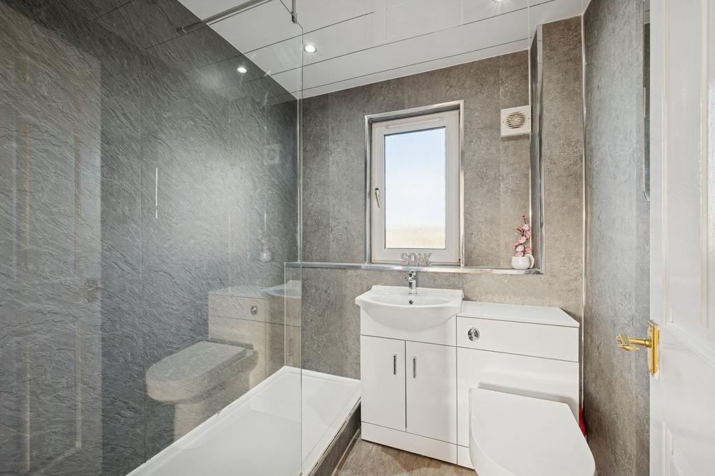 Family Shower Room