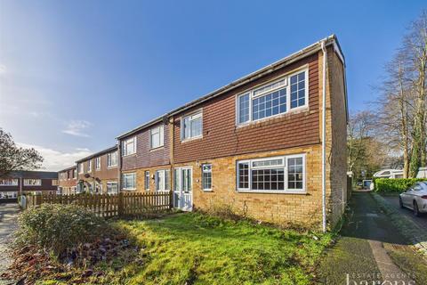 3 bedroom end of terrace house for sale, Harlech Close, Basingstoke RG23