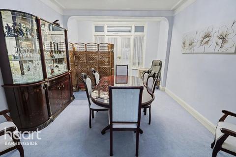 Hatley Avenue, Barkingside