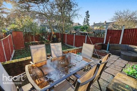 4 bedroom terraced house for sale, Hatley Avenue, Barkingside