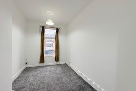 2 bedroom flat to rent, Seaview Road, Wallasey, Wirral