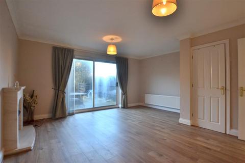 3 bedroom end of terrace house to rent, Elvetham Crescent, Fleet GU51
