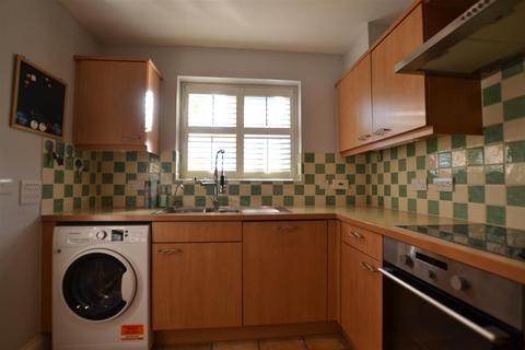 3 bedroom end of terrace house to rent, Elvetham Crescent, Fleet GU51