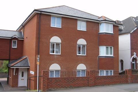 2 bedroom ground floor flat to rent, Amherst Road, Bexhill On Sea, TN40
