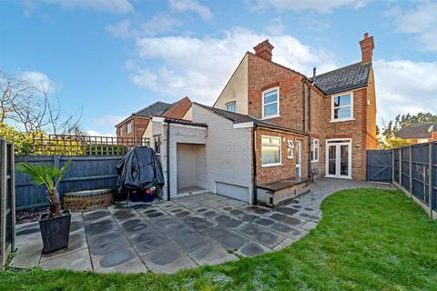 undefined, Kings Road, Bedford MK45