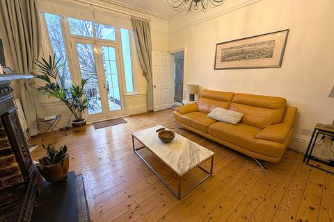 2 bedroom flat to rent, Mount Road, Hendon, London, NW4