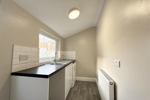 2 bedroom terraced house to rent, Cartmell Terrace, Darlington