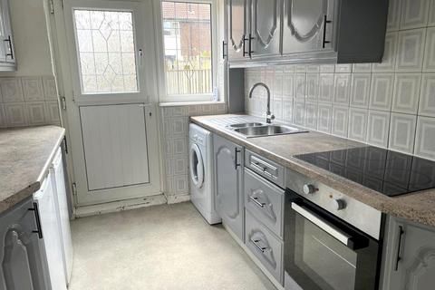 2 bedroom semi-detached house to rent, Keswick Drive, Castleford