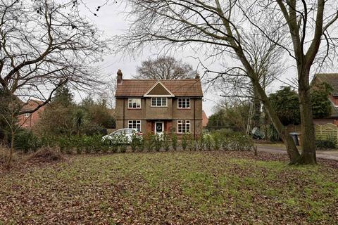 4 bedroom detached house for sale, High Road, Trimley St. Mary, IP11