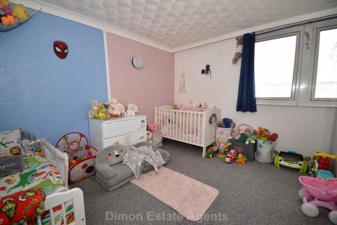 3 bedroom terraced house for sale, Cornwell Close, Gosport