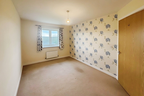 2 bedroom flat to rent, Dixon Close, Redditch, B97 6AJ