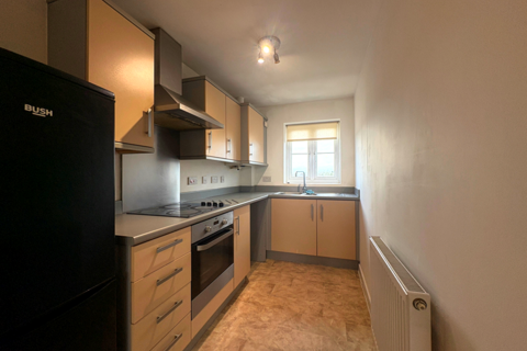 2 bedroom flat to rent, Dixon Close, Redditch, B97 6AJ
