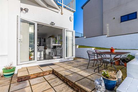 2 bedroom flat for sale, Boscombe Spa Road, Bournemouth BH5