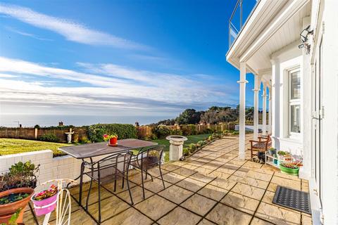 2 bedroom flat for sale, Boscombe Spa Road, Bournemouth BH5
