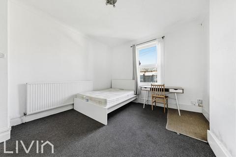 2 bedroom flat for sale, 3 Stella Road, London SW17
