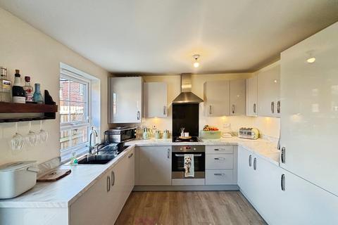3 bedroom semi-detached house for sale, Saxon Avenue Hatfield, Doncaster DN7
