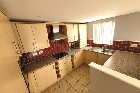 2 bedroom apartment to rent, Ellerman Road, Liverpool L3