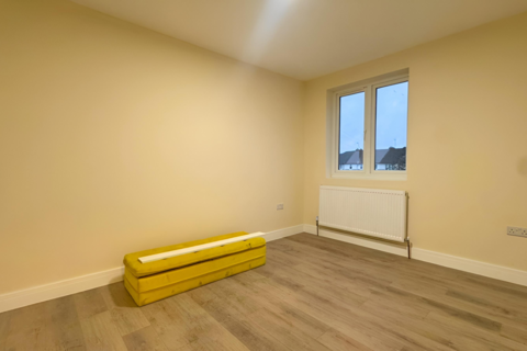 undefined, Aldborough Spur, Slough, Berkshire, SL1