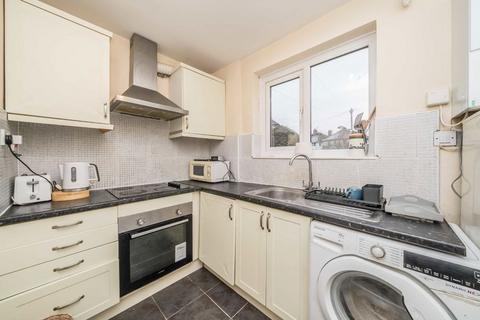 2 bedroom maisonette for sale, Grove Close, Kingston Upon Thames KT1