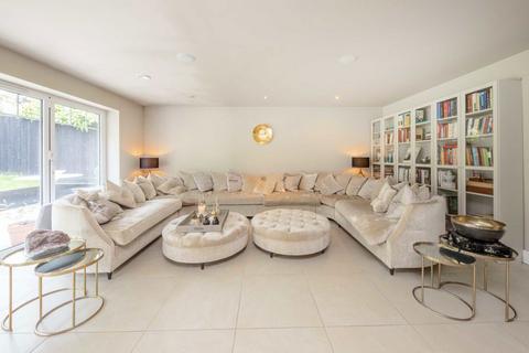 undefined, Oakhurst Close, Kingston Upon Thames KT2