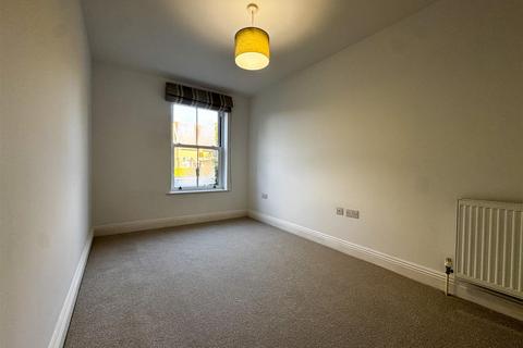 2 bedroom apartment for sale, Tadworth