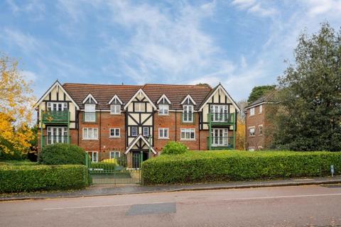 Eastbury Avenue, Northwood HA6