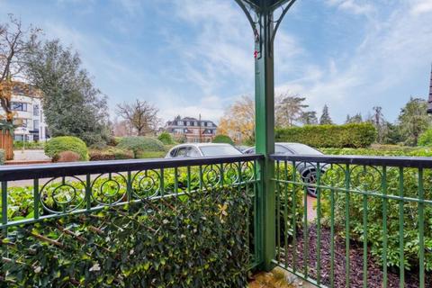 3 bedroom flat to rent, Eastbury Avenue, Northwood HA6