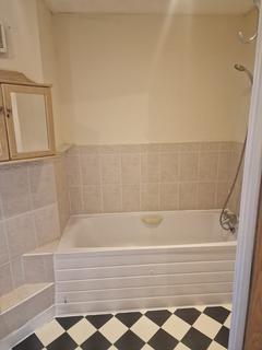 2 bedroom flat to rent, Thamesmead, SE28