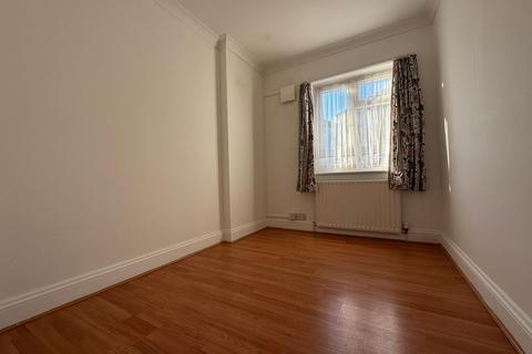 2 bedroom maisonette to rent, Oakleigh Close, London, N20