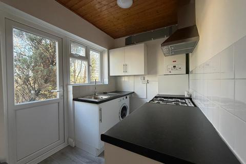 2 bedroom maisonette to rent, Oakleigh Close, London, N20