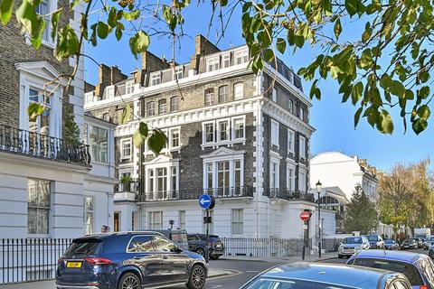 undefined, Onslow Square, London SW7