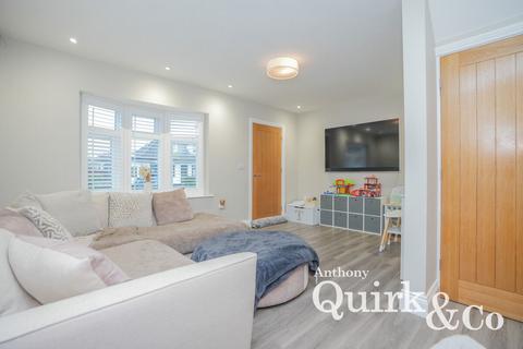 3 bedroom detached house for sale, Westwood Road, Canvey Island, SS8