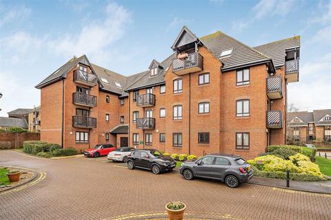2 bedroom flat for sale, Boleyn Court, Buckhurst Hill