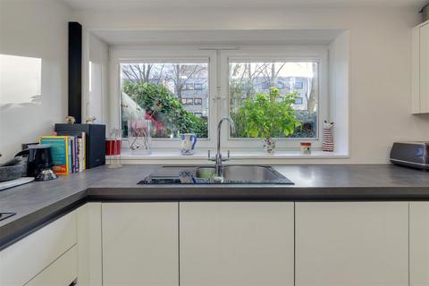 3 bedroom flat for sale, Waxham, Mansfield Road Hampstead