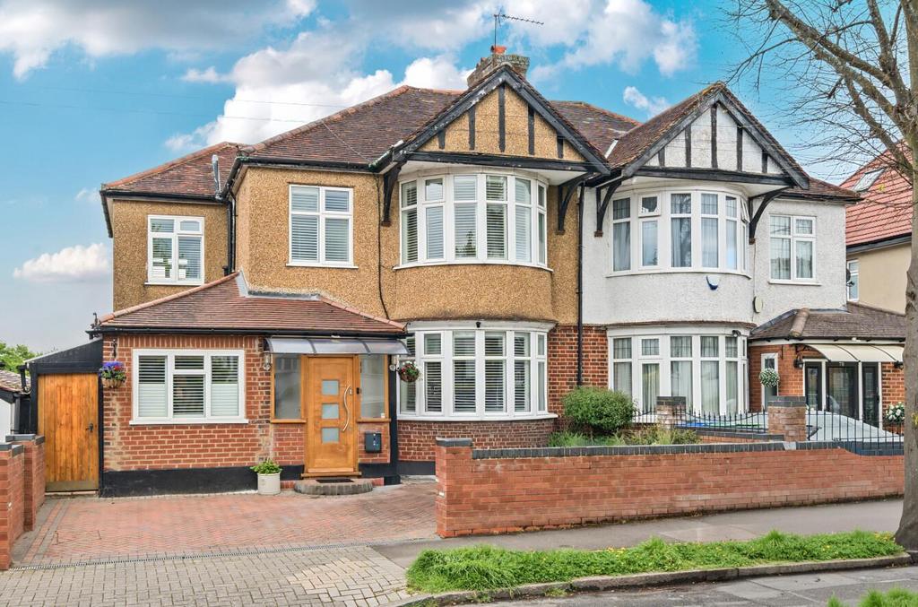 Davidson Frost-Wellings, DFW, Woodhill Crescent, F