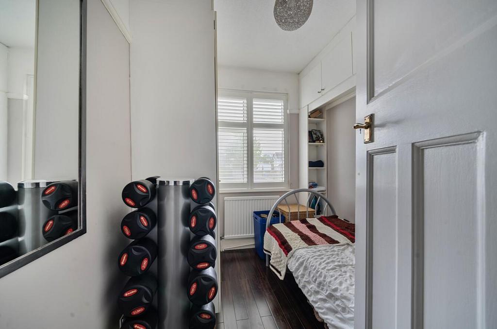 Davidson Frost-Wellings, DFW, Woodhill Crescent, B