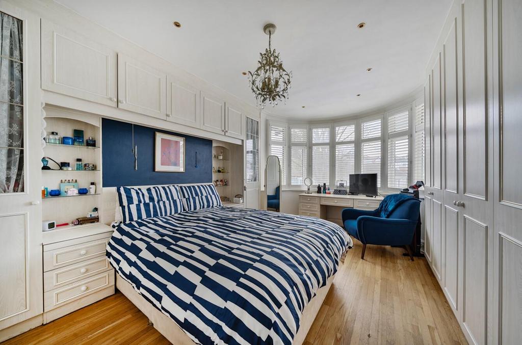 Davidson Frost-Wellings, DFW, Woodhill Crescent, B