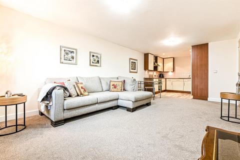 2 bedroom flat for sale, The Laurels, Leicester