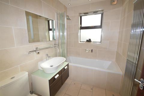 undefined, Flempton Rad, London, E10