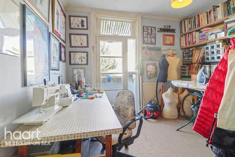 3 bedroom flat for sale, Anerley Road, Westcliff-On-Sea