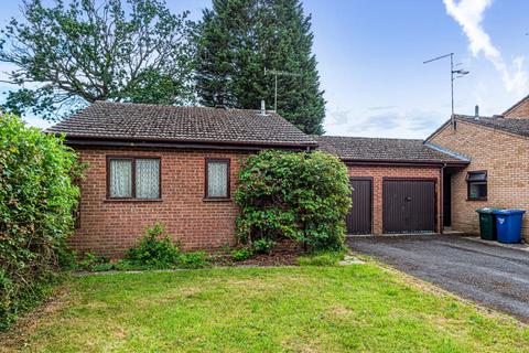 2 bedroom bungalow for sale, Banbury,  Oxfordshire,  OX16