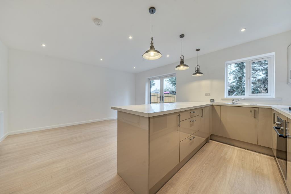 Breakfast bar and kitchen